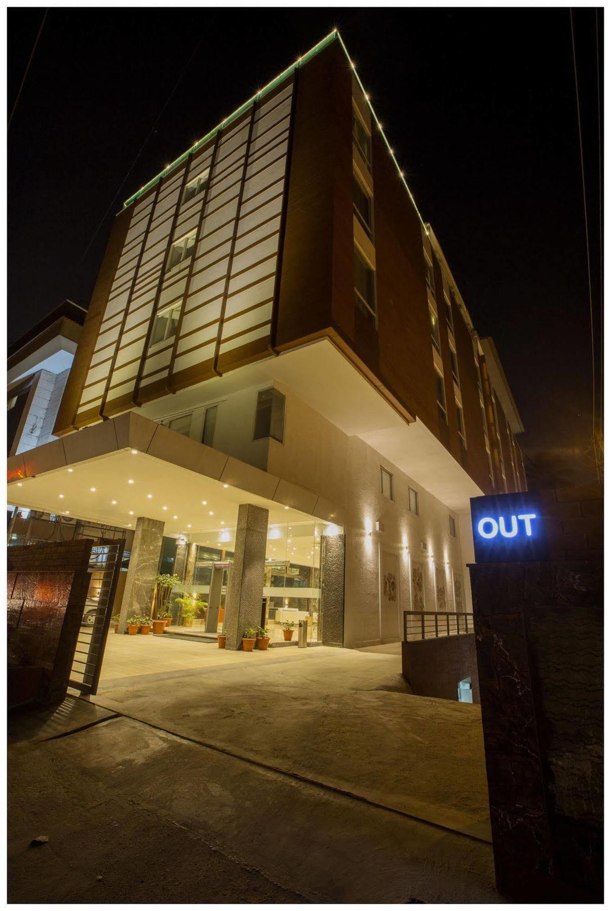 Tulip Inn Bangalore Exterior foto